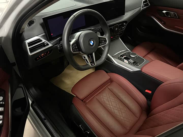 Photo 4 - BMW 3 Series