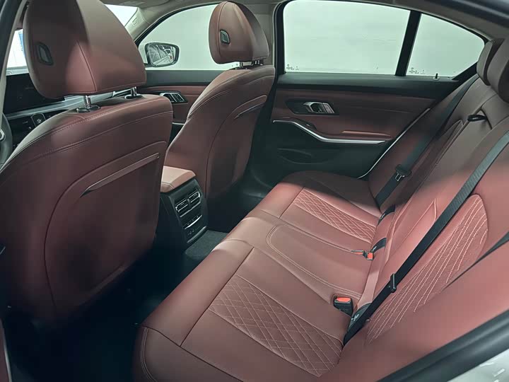 Photo 9 - BMW 3 Series