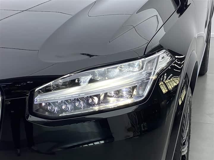 Photo 7 - Volvo XC90