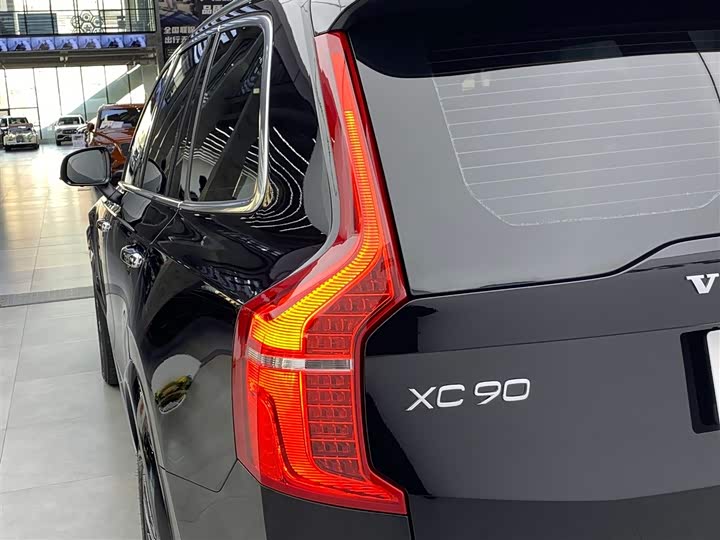 Photo 8 - Volvo XC90