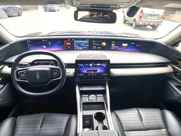 Фото 3 - Lincoln Nautilus