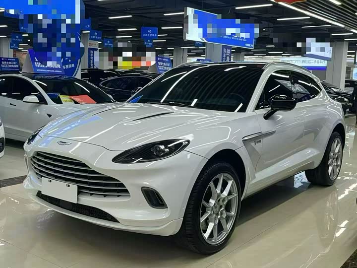 Фото 1 - Aston Martin DBX