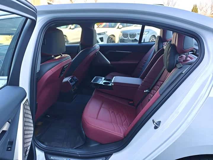 Фото 6 - BMW 5 Series