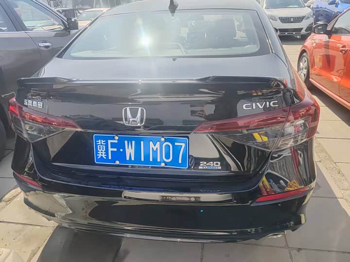 Фото 8 - Honda Civic