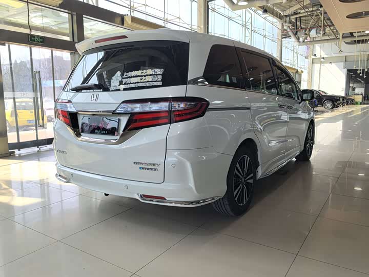 Фото 7 - Honda Odyssey