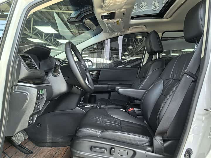 Фото 9 - Honda Odyssey