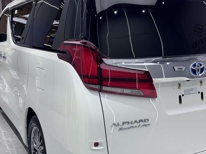 Photo 7 - Toyota Alphard