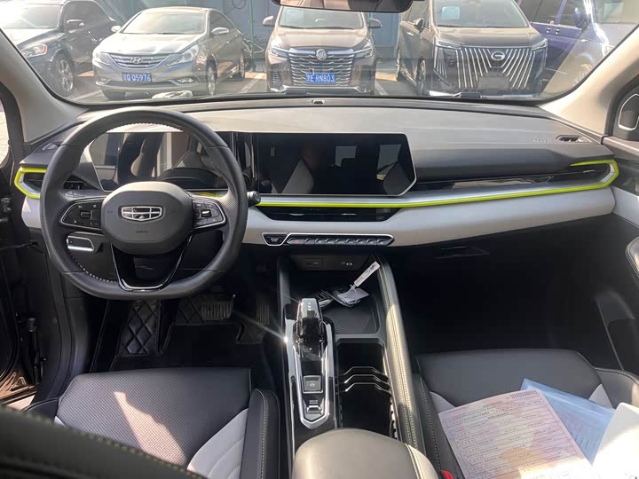 Фото 5 - Geely Coolray