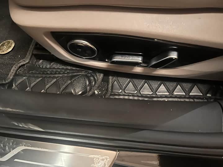 Фото 9 - BYD Han