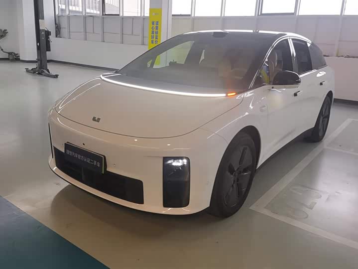 Фото 1 - LiXiang i6