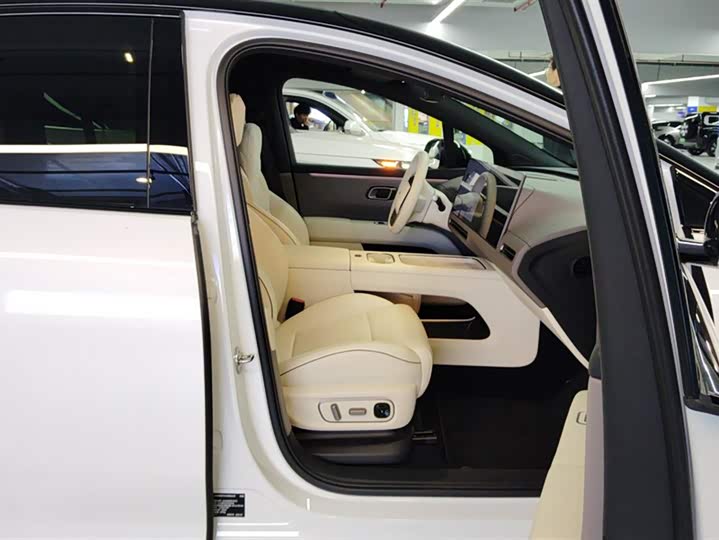 Фото 8 - LiXiang i6