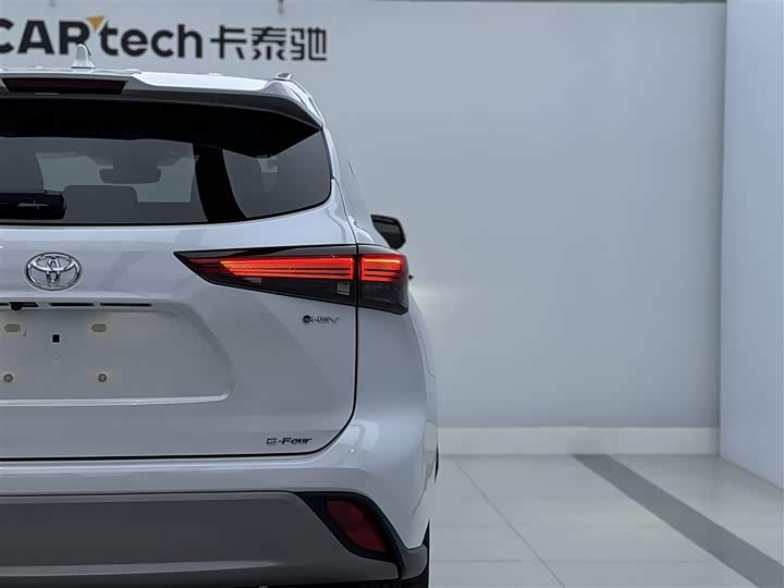 Фото 9 - Toyota Highlander