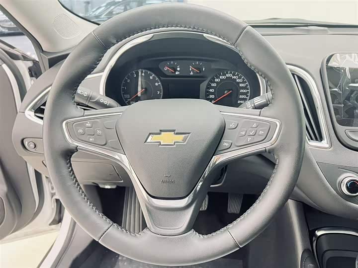 Фото 8 - Chevrolet Malibu XL