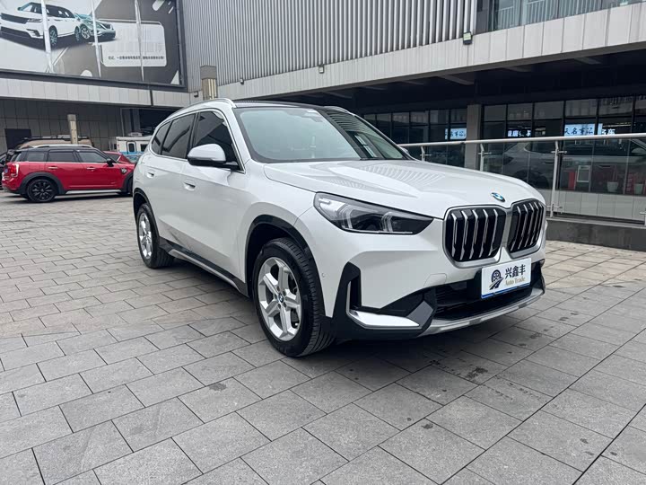 Фото 3 - BMW X1