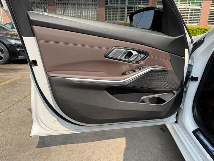 Фото 8 - BMW 3 Series