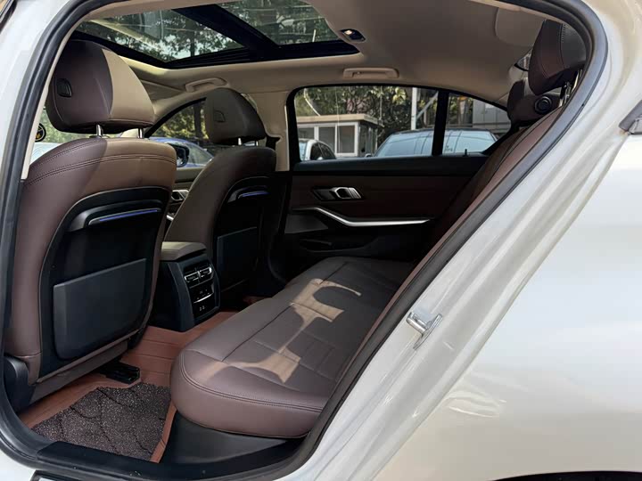 Фото 9 - BMW 3 Series