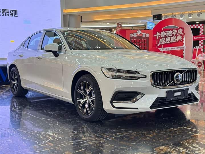 Фото 2 - Volvo S60