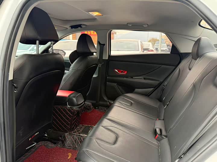 Фото 5 - Hyundai Elantra N line