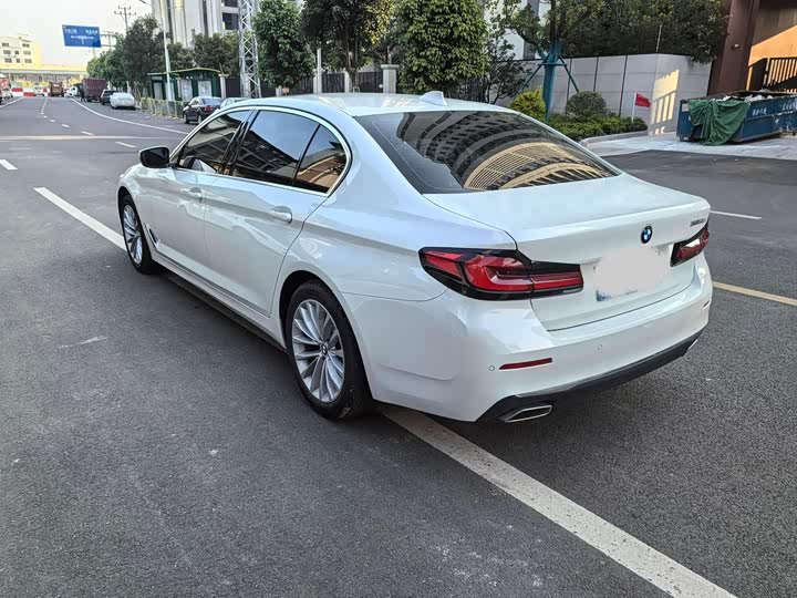 Zdjęcie 8 - BMW 5 Series