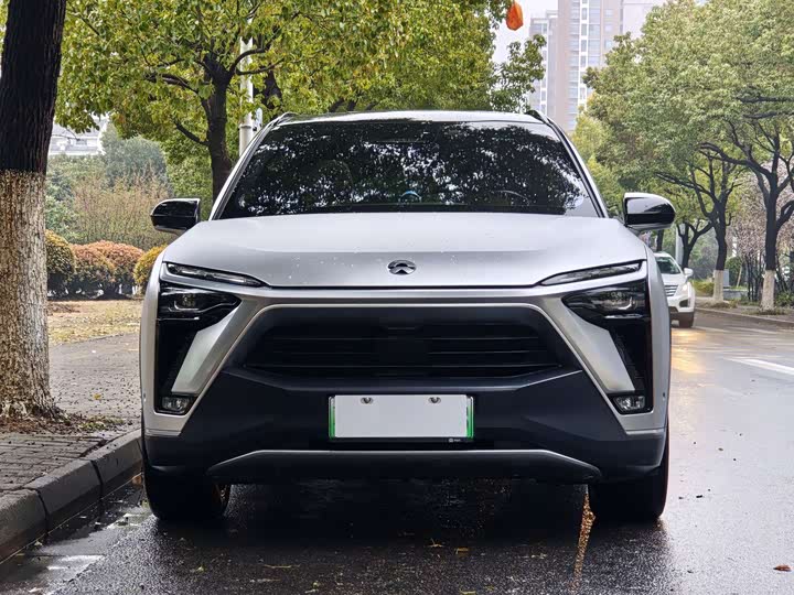 Фото 2 - Nio ES8