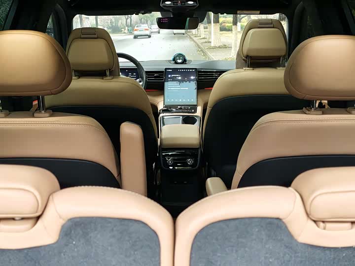 Фото 9 - Nio ES8