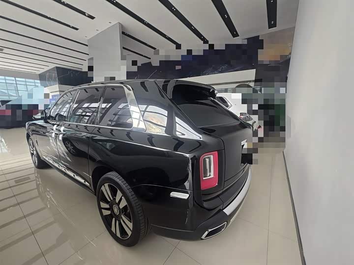 Фото 4 - Rolls-Royce Cullinan
