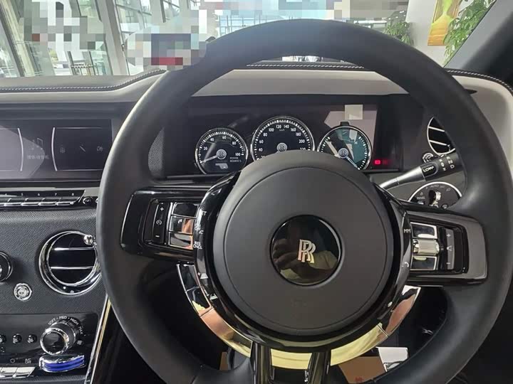 Фото 5 - Rolls-Royce Cullinan