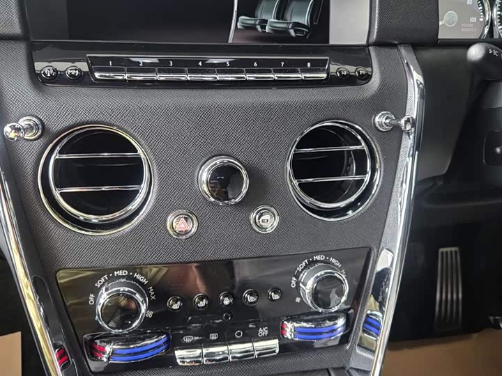 Фото 8 - Rolls-Royce Cullinan