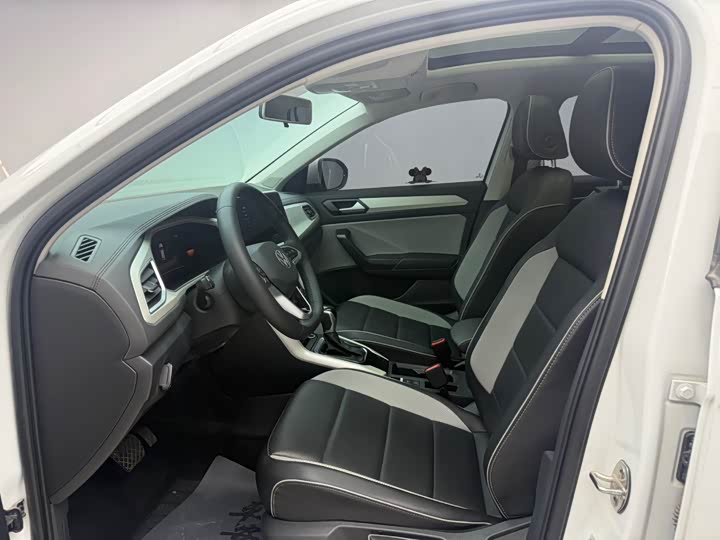 Фото 6 - Volkswagen T-Roc