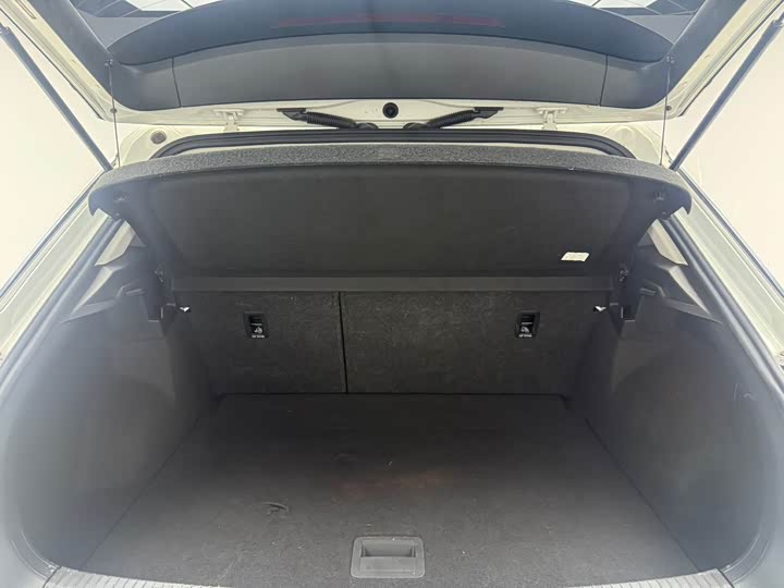 Фото 8 - Volkswagen T-Roc