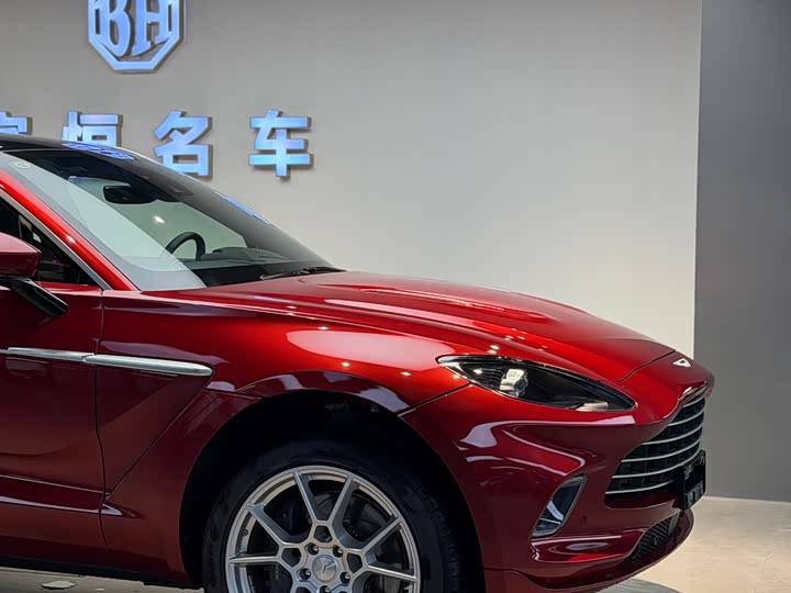 Фото 4 - Aston Martin DBX