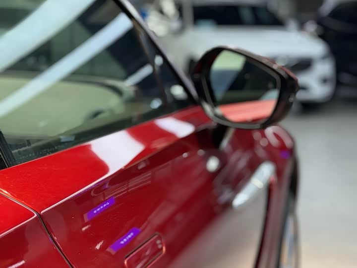 Фото 5 - Aston Martin DBX