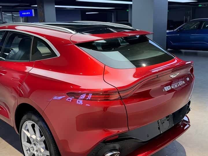 Фото 9 - Aston Martin DBX