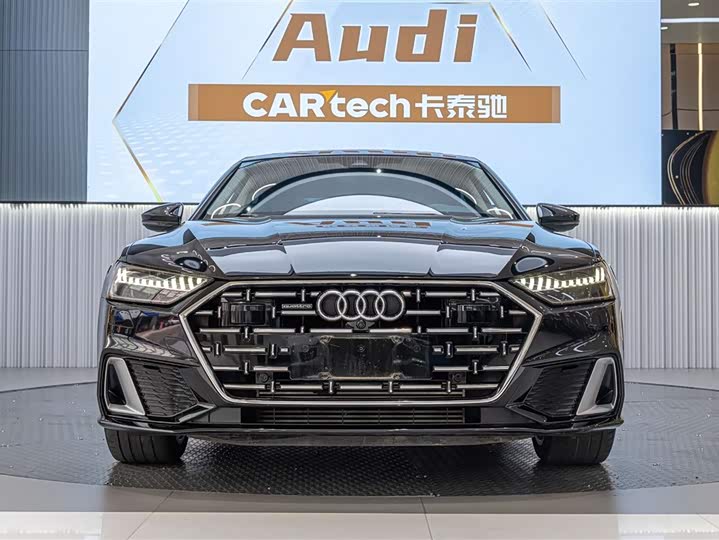 Фото 2 - Audi A7L