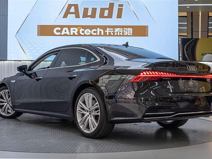 Фото 4 - Audi A7L