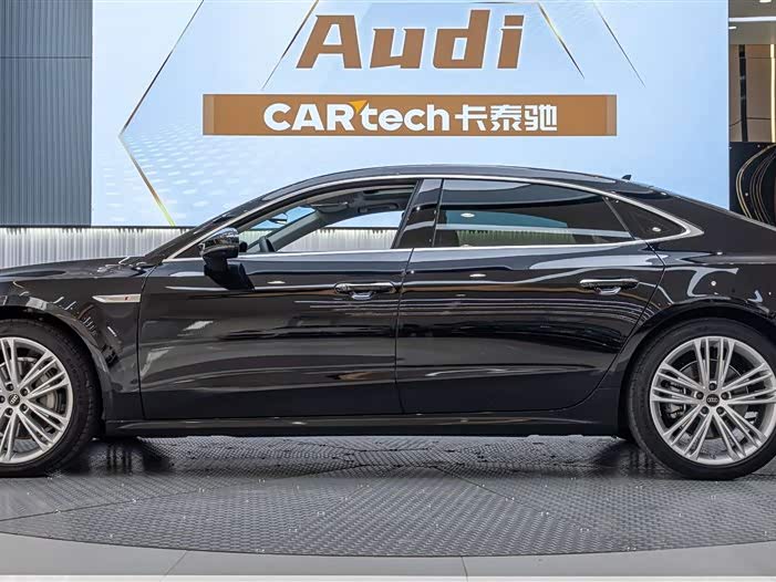 Фото 5 - Audi A7L