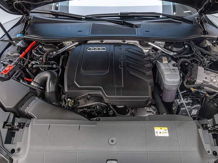 Фото 9 - Audi A7L