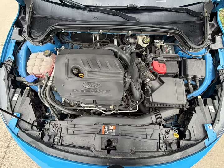 Ford Focus 2022 2022款 三厢 EcoBoost 180 自动ST Line
