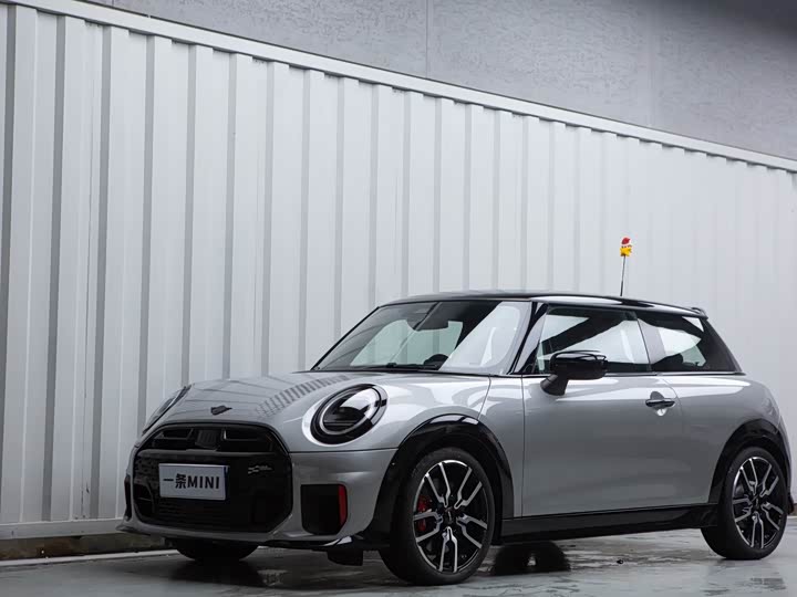 Photo 1 - Mini Mini JCW