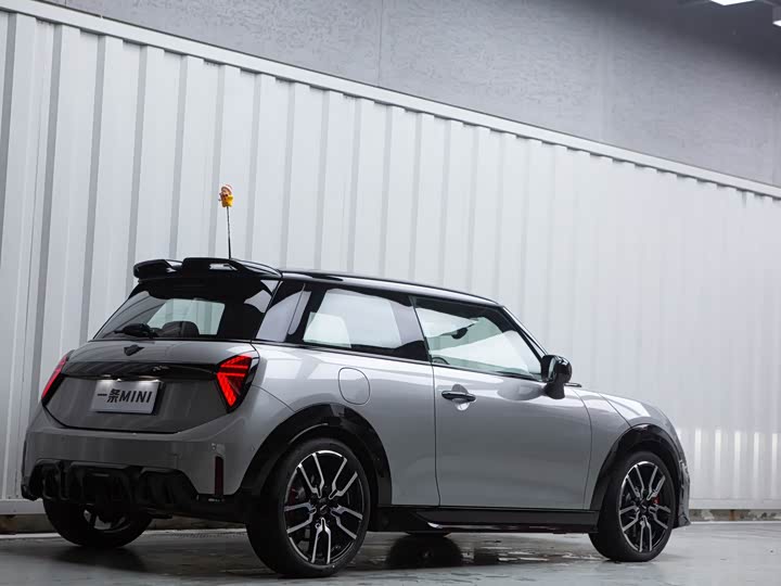 Photo 5 - Mini Mini JCW