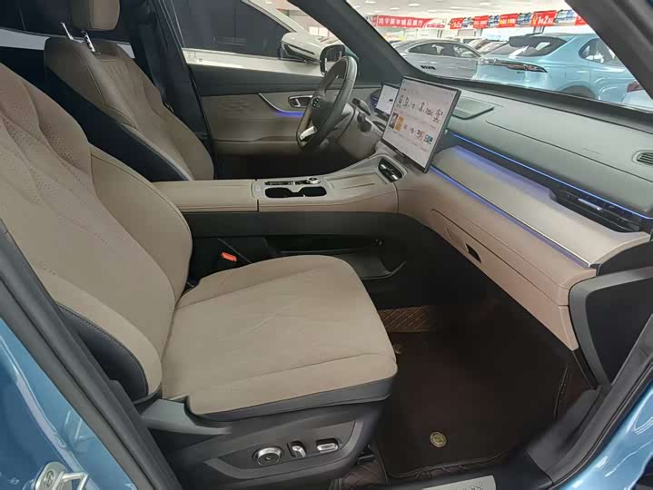 2025 Chery Tiggo 8 Plus C-DM