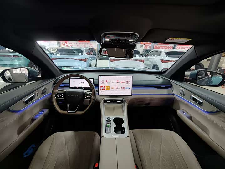 2025 Chery Tiggo 8 Plus C-DM