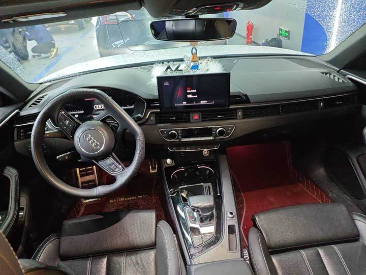 Zdjęcie 4 - Audi A4L