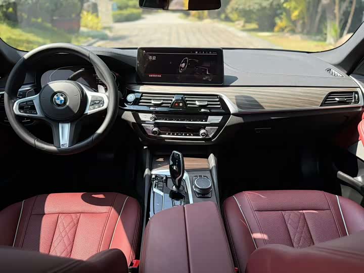 Фото 6 - BMW 5 Series