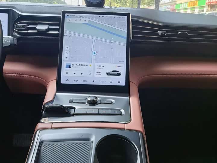 Фото 6 - Nio EC6