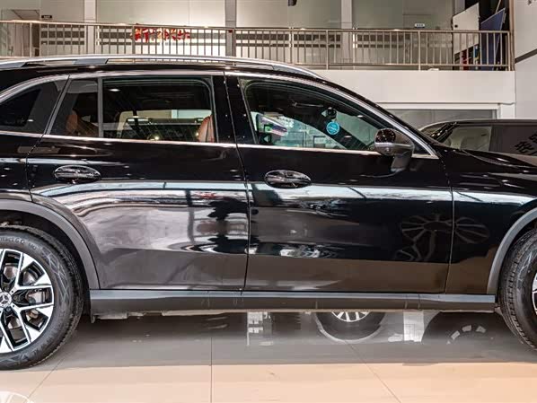 Photo 4 - Mercedes-Benz GLC-Class