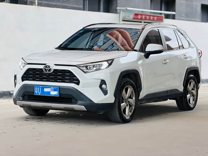 صورة 1 - Toyota RAV4