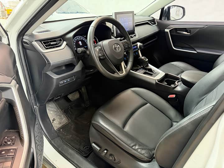 صورة 3 - Toyota RAV4