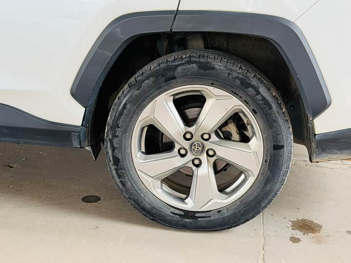 صورة 9 - Toyota RAV4