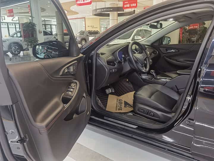 Фото 9 - Chevrolet Malibu XL